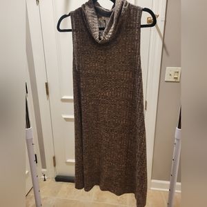 NWOT Cowel neck sleeveless tunic sweater with pockets - brown/black